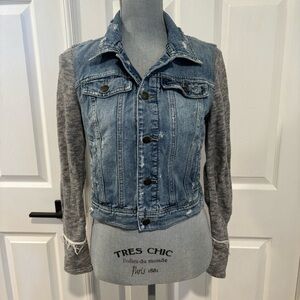 Free People Button Front Distressed Denim‎ Jean Jacket Sz XS 100% Cotton NO HOOD